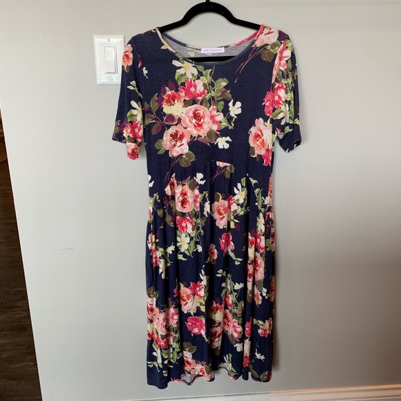 Chris & Carol Dresses & Skirts - Floral day dress Chris & Carol Dresses & Skirts - Floral day dress